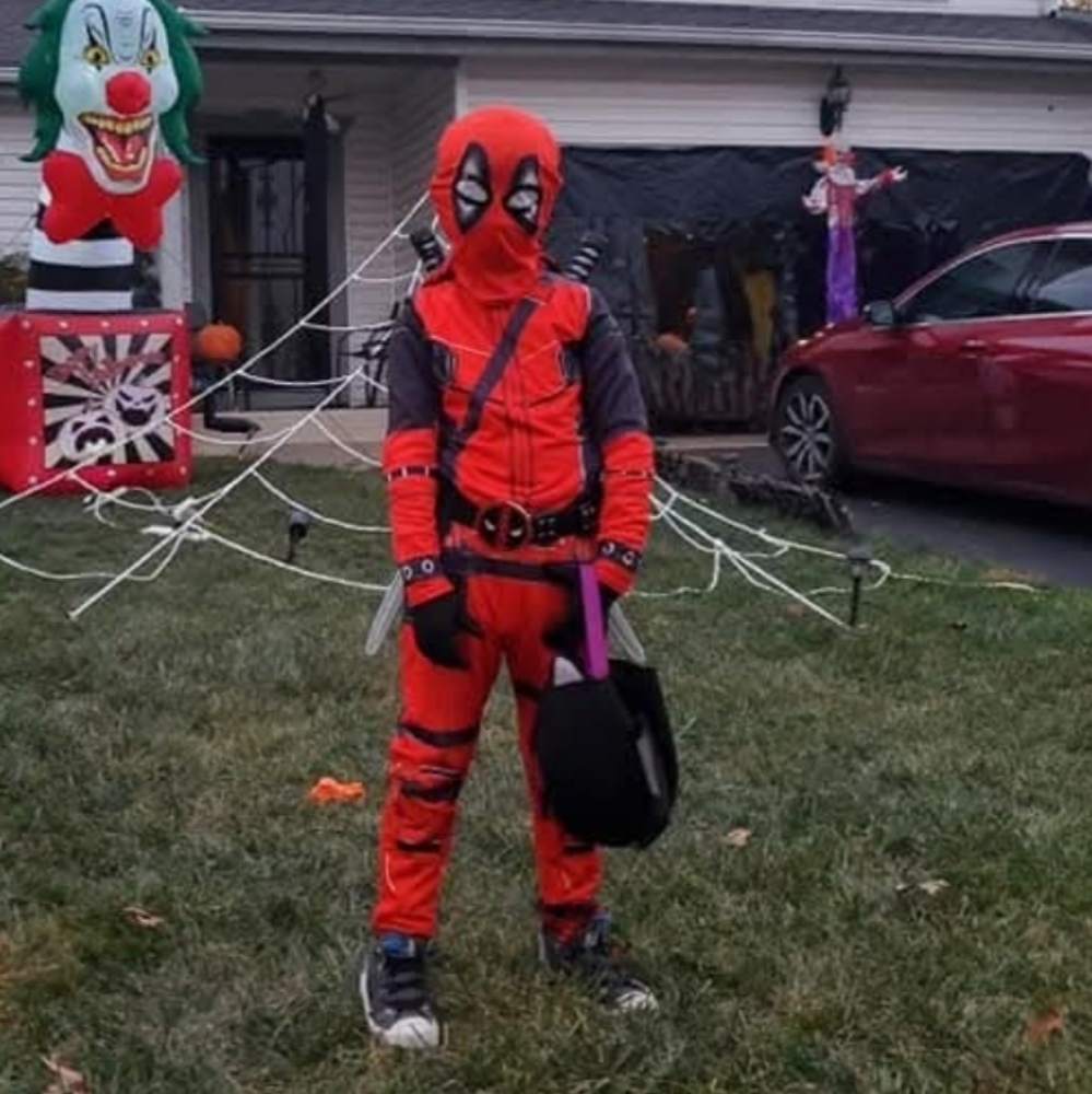 Deadpool Superhero Costume Includes steel belt Sz 8/10